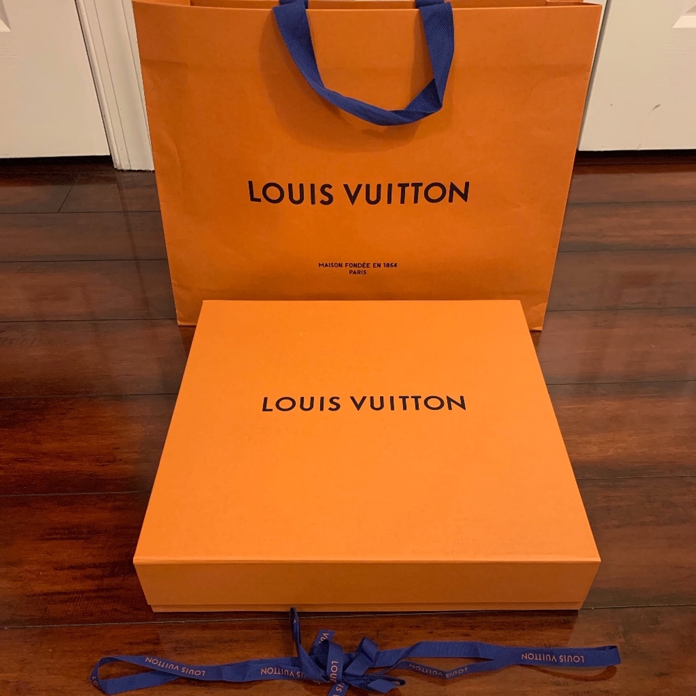 Louis Vuitton Box, Dust bag, Bag, ribbon